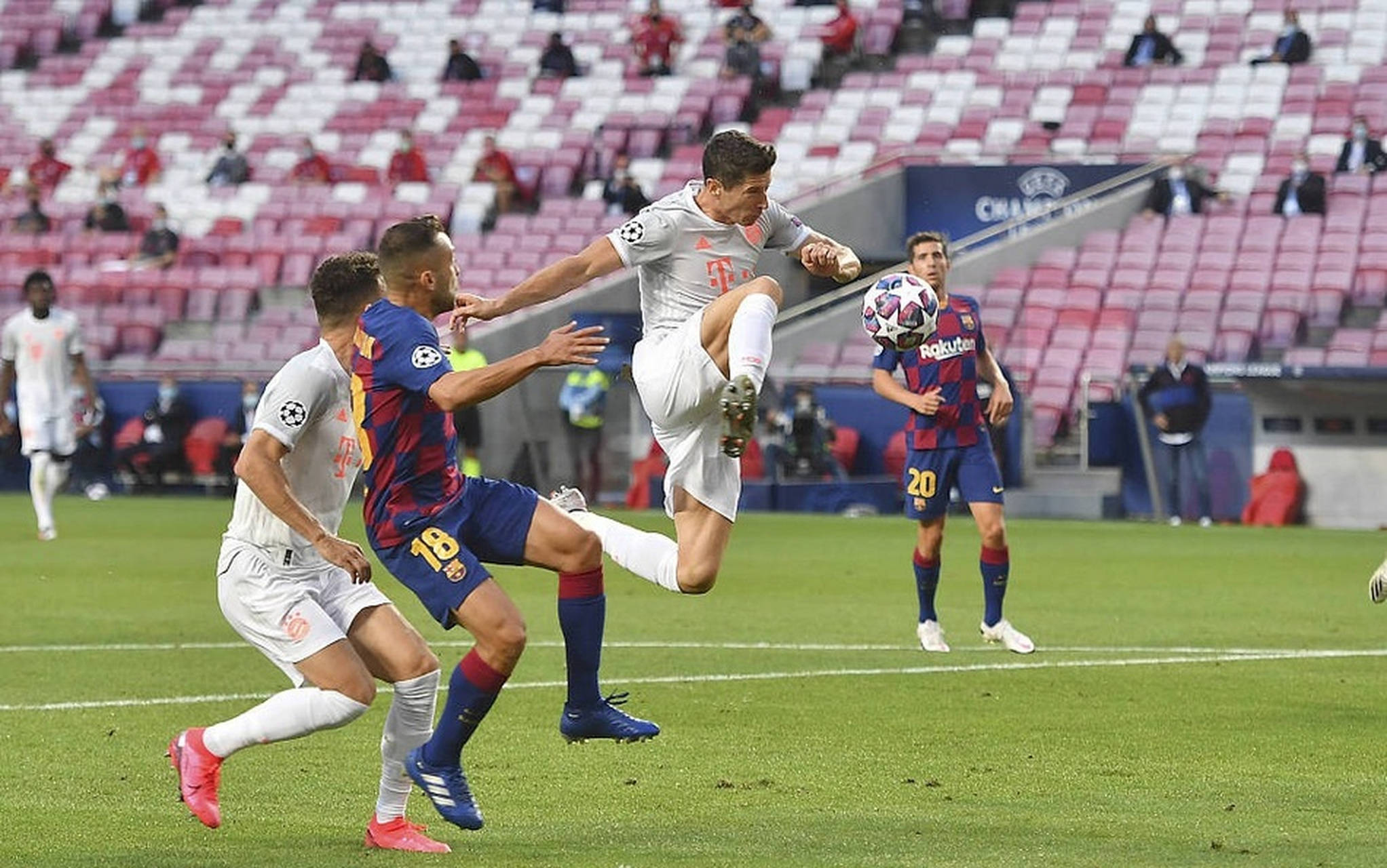 开云在线直播-关于加拿大血洗拜仁，佩德里三分雨点燃全场的信息