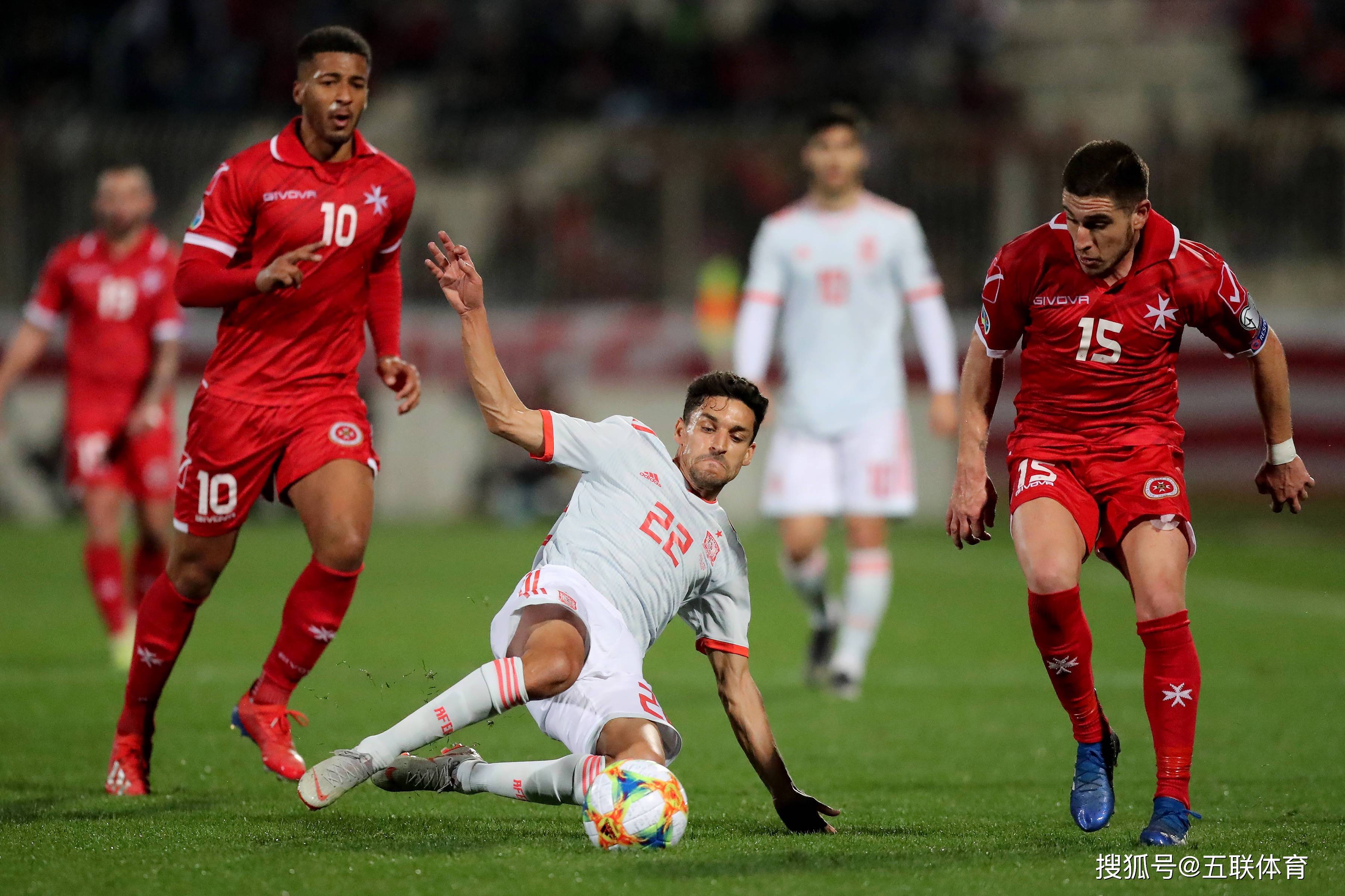 热议话题:资深教练解析比赛胜负 热议话题:资深教练解析比赛胜负