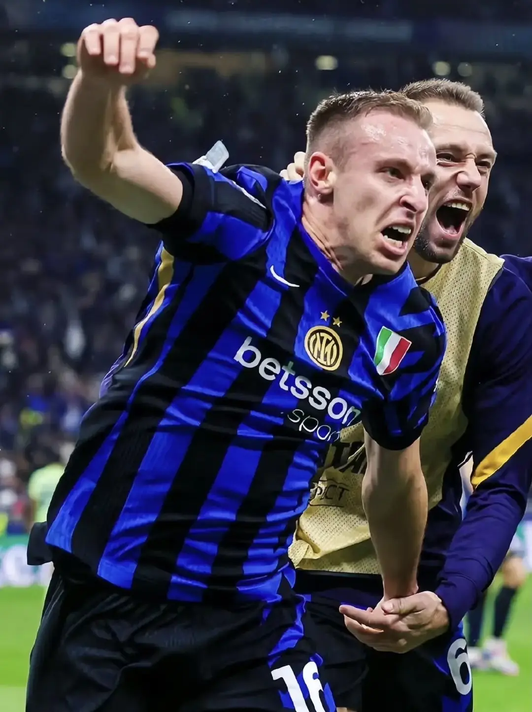 巴塞罗那擒胜,跻身欧冠淘汰赛 巴塞罗那擒胜,跻身欧冠淘汰赛