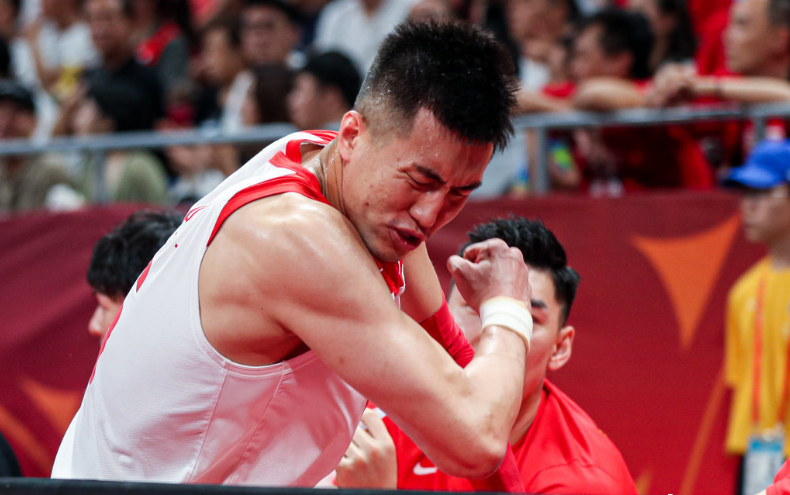 波兰男篮翻盘篮网，萨姆·米切尔爆发神勇的简单介绍