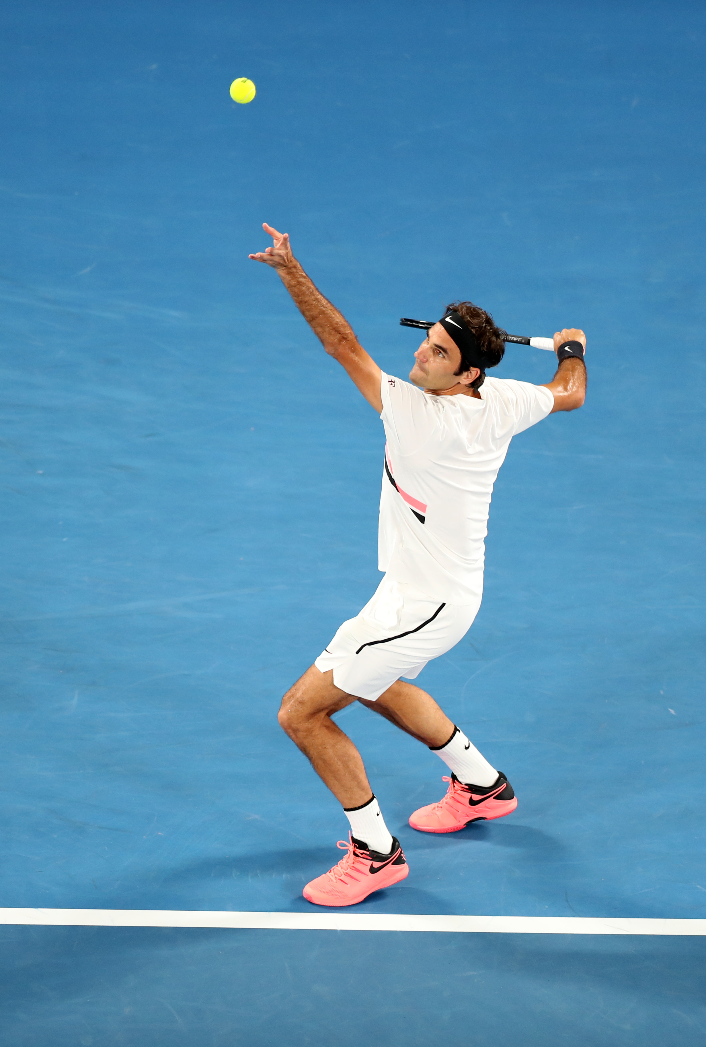 关于意大利网球队力克澳大利亚网球队，费德勒高光表现的信息