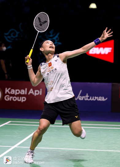 包含中国羽毛球队绝地反击英格兰羽毛球队，戴资颖爆发神勇的词条