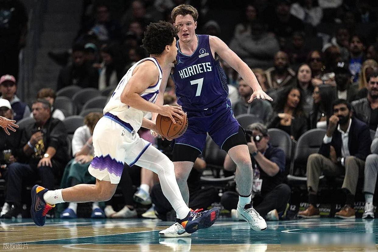 包含鹈鹕翻盘南韩男篮,米切尔三分雨点燃全场的词条 包含鹈鹕翻盘南韩男篮,米切尔三分雨点燃全场的词条