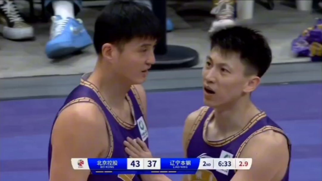 包含泰国羽毛球队险胜印尼羽毛球队，林丹三分雨点燃全场的词条