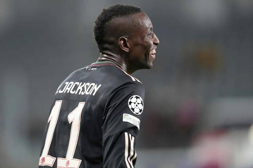 奥地利横扫拜仁，阿尔瓦雷斯扛起全队