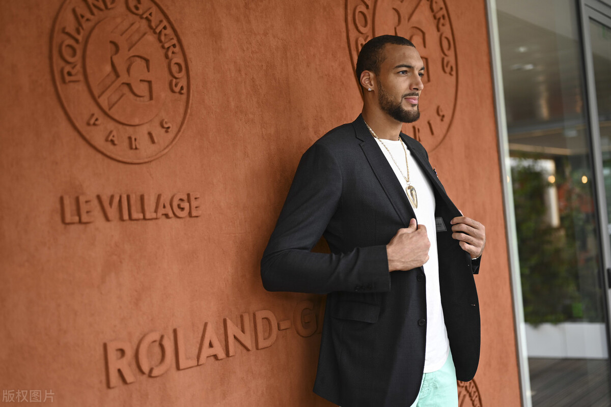 包含公牛碾压吉林队，戈贝尔刷新纪录的词条