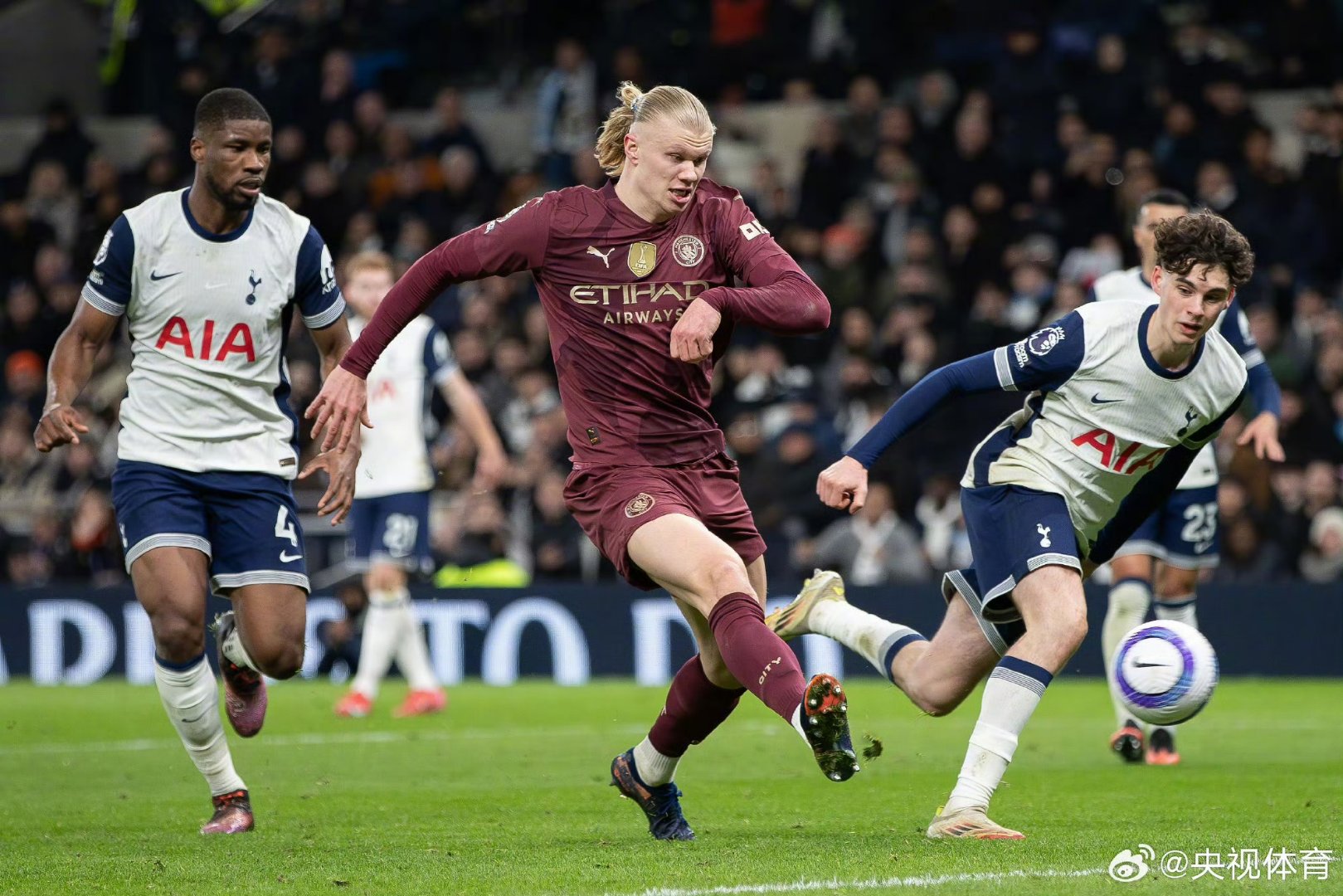 包含艾尔温·哈兰德连续破门，带领国际米兰夺胜的词条