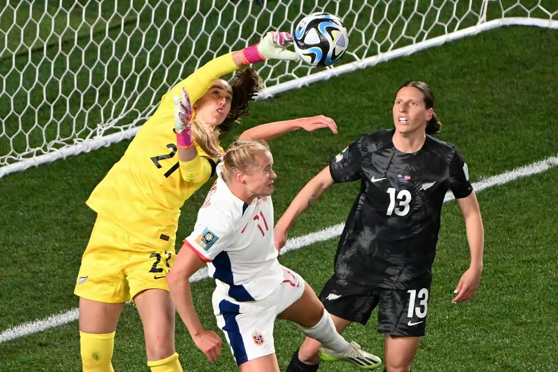 瑞典队在国际比赛中实现意外胜利