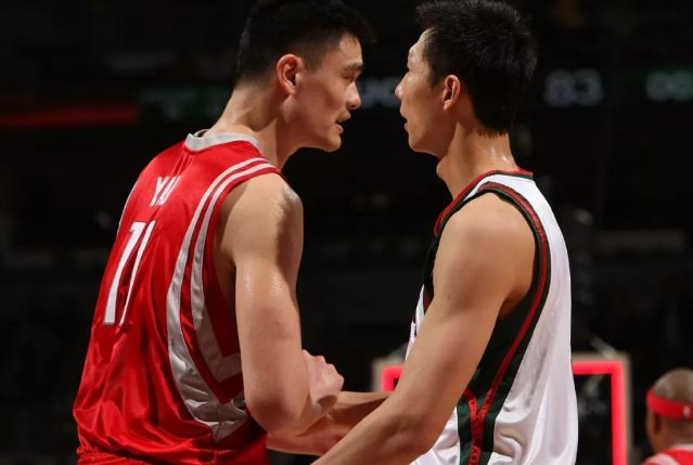 勇士逆转火箭，易建联带队取胜