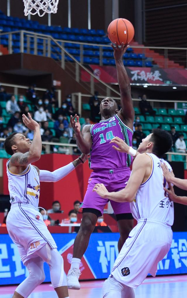 墨西哥男篮完胜菲律宾男篮，克莱高光表现的简单介绍