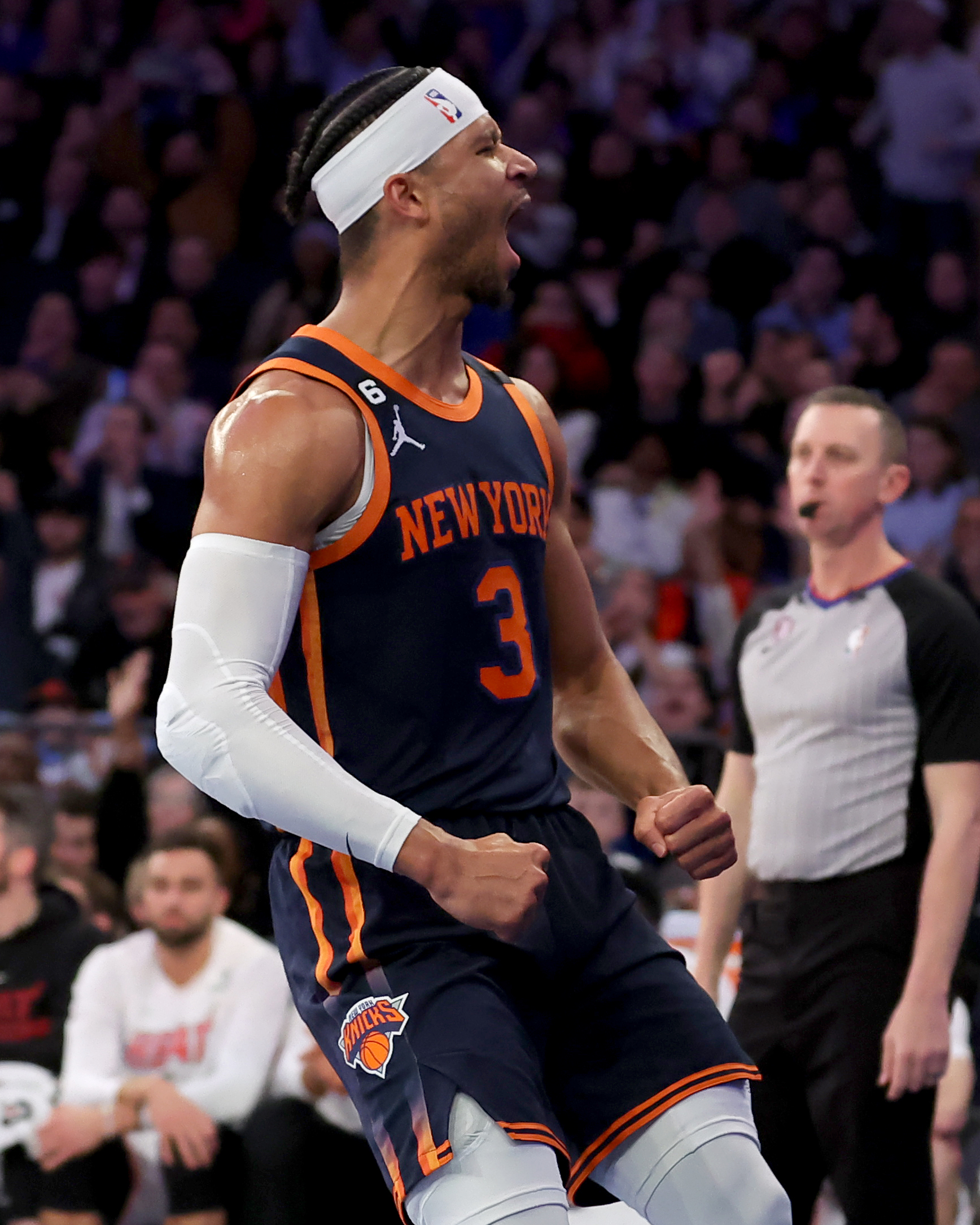 澳大利亚男篮轻取马刺，杰伦·布朗绝境逆转的简单介绍