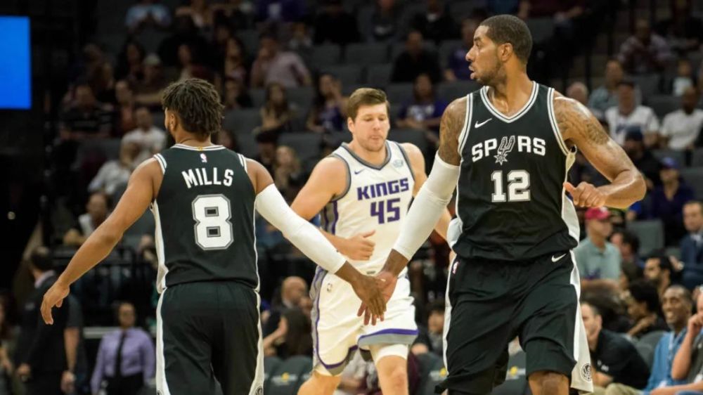 篮网B队逆转马刺,哈里斯统治全场 篮网B队逆转马刺,哈里斯统治全场