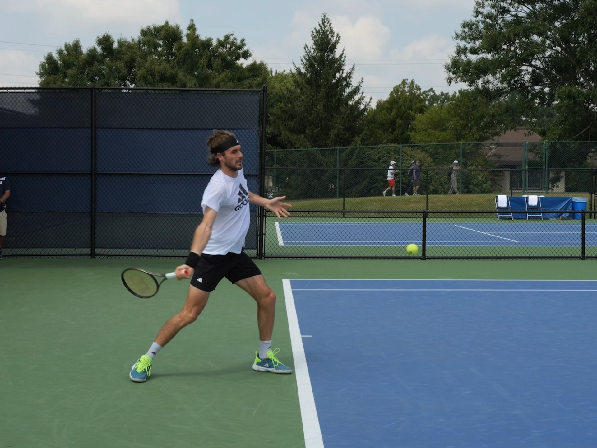 包含英国网球队翻盘欧洲网球队，西西帕斯高光表现的词条