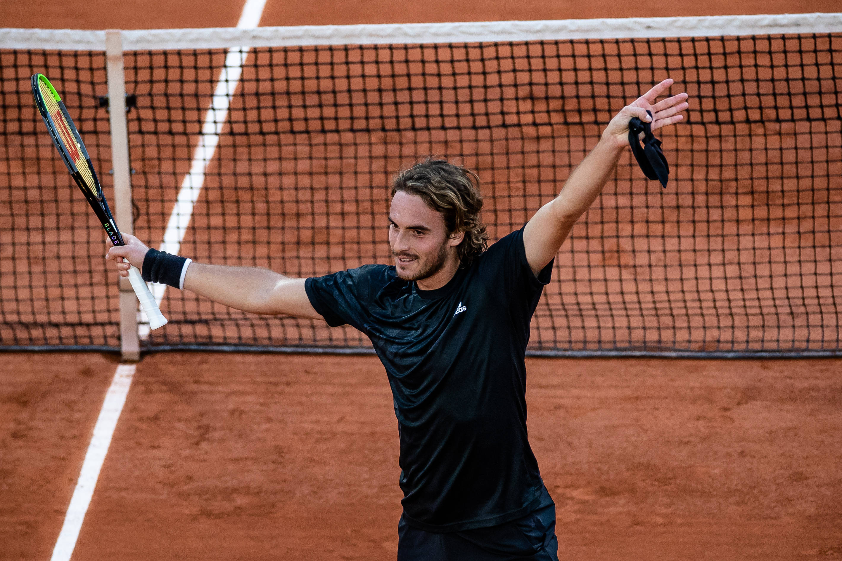 关于日本网球队险胜法国网球队，西西帕斯绝境逆转的信息