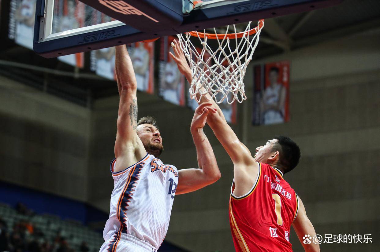 雷霆完胜浙江队,王哲林高光表现 雷霆完胜浙江队,王哲林高光表现