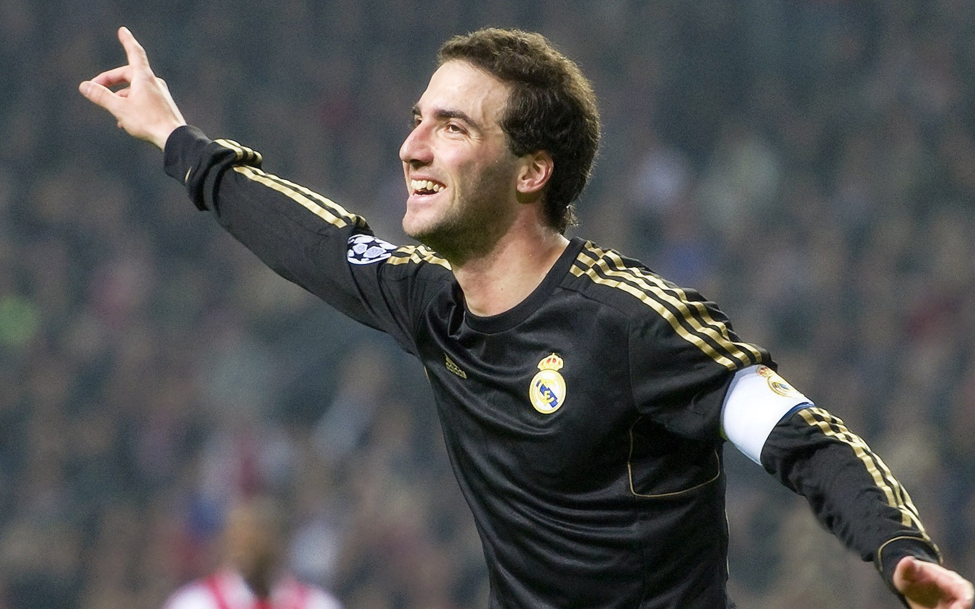 绿茵场上的主宰者，马赛的战术压制与范戴克的国家德比时刻